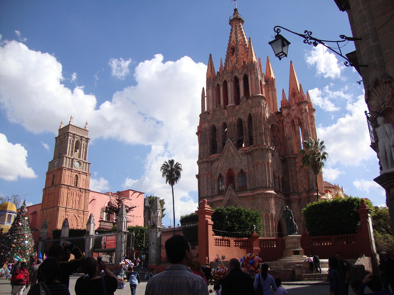cathedral-423117_1280.jpg