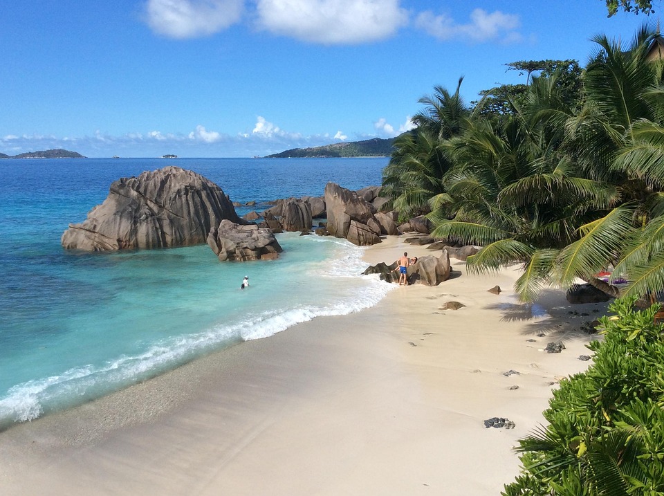 seychelles-466176_960_720.jpg