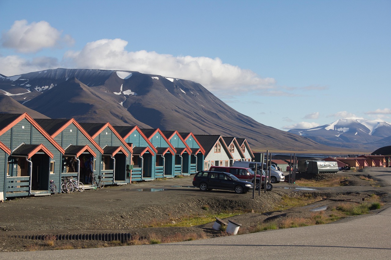 houses-598991_1280.jpg