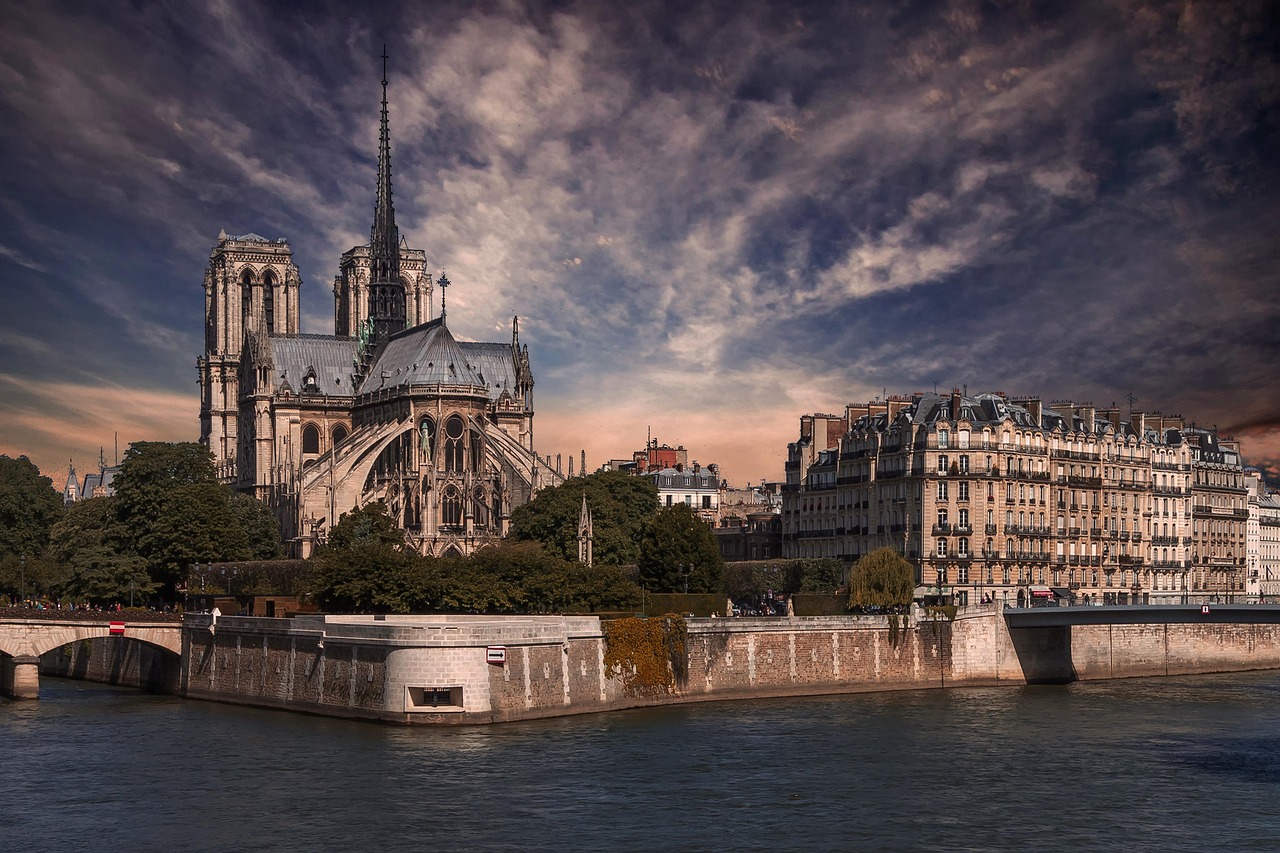 notre-dame-6735178_1280.jpg