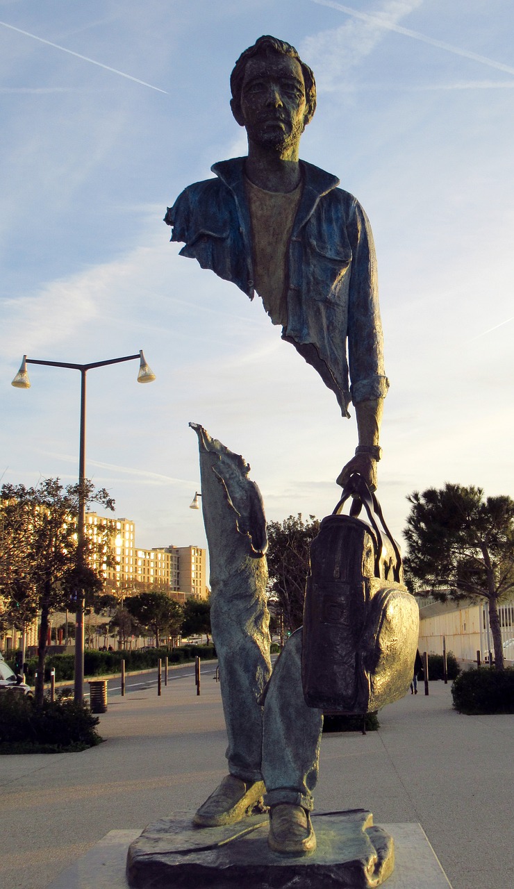 马赛：地中海咸风谱写的文明狂想曲