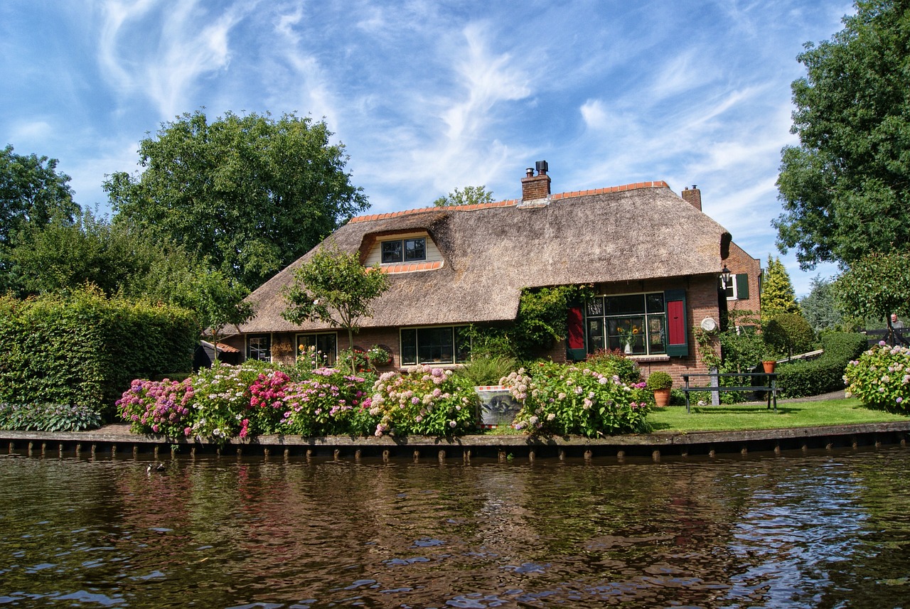giethoorn-2368494_1280.jpg