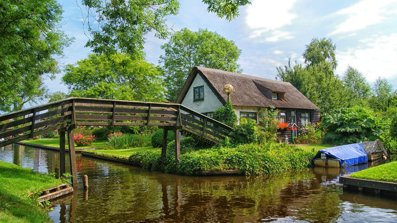 giethoorn-2481511_1280.jpg