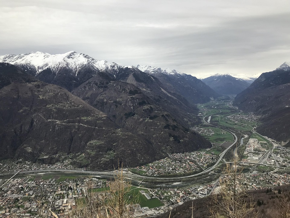 bellinzona-5005137_960_720.jpg bellinzona-5005137_960_720.jpg