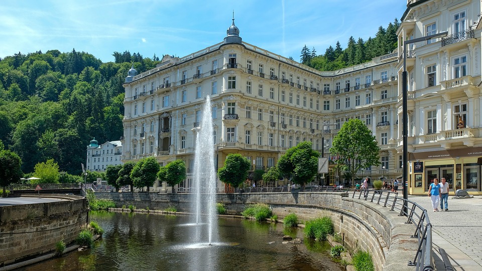 karlovy-vary-2831021_960_720.jpg