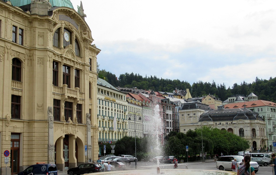 karlovy-vary-2878497_960_720.jpg
