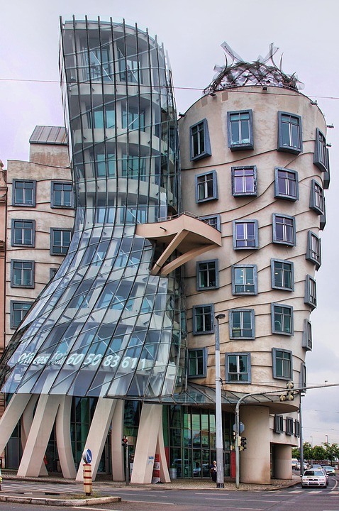 the-dancing-house-1530016_960_720.jpg