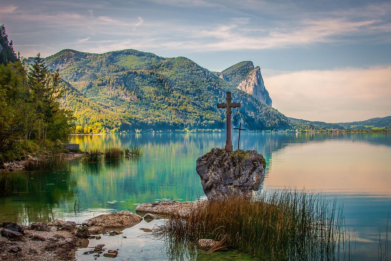 mondsee-3728206_1280.jpg