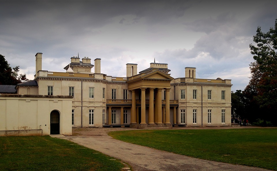 dundurn-castle-2858107_960_720.jpg