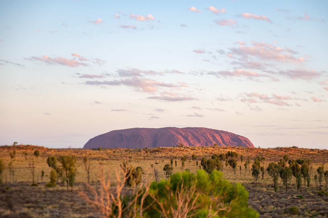uluru-7188490_1280.jpg