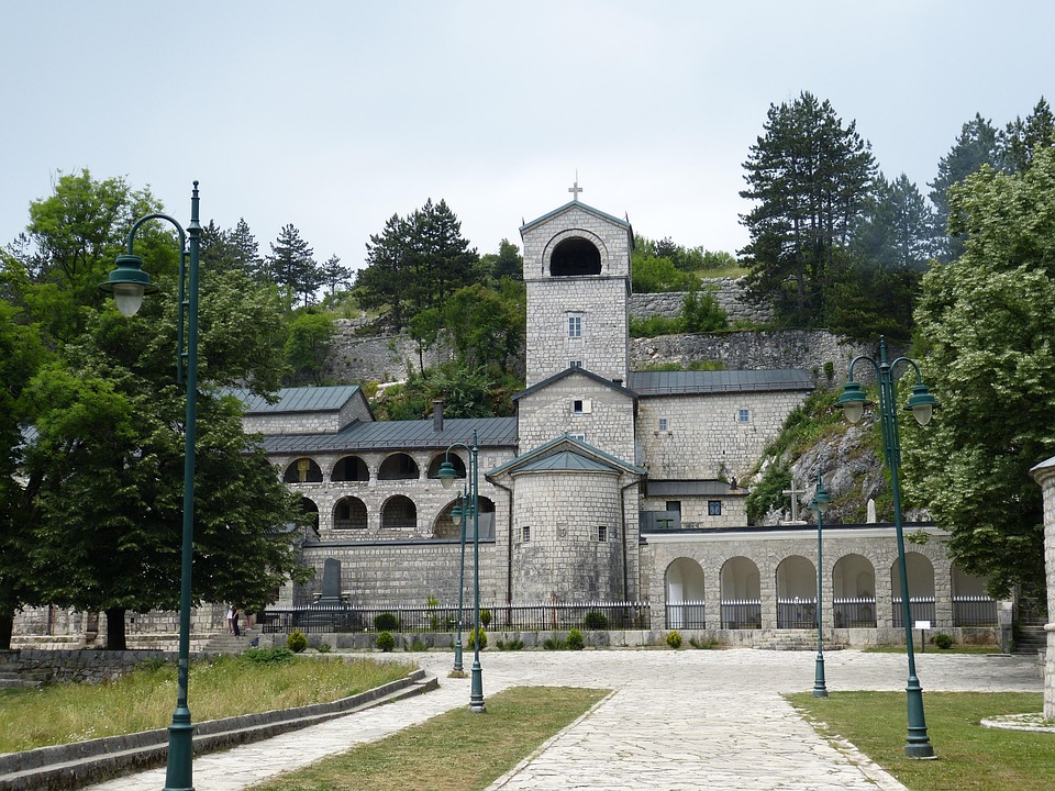 cetinje-824518_960_720.jpg