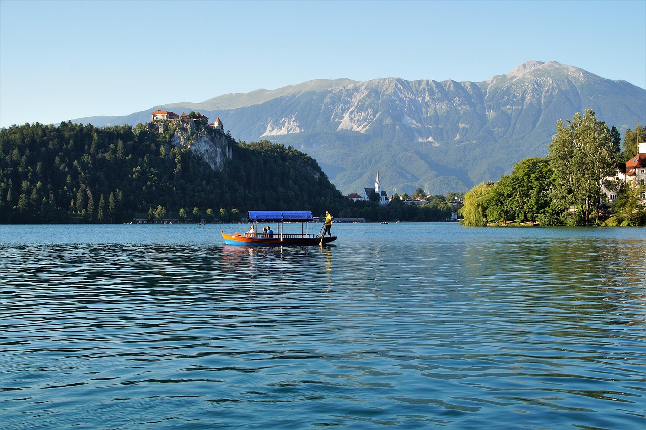 lake-bled-2554779_1280.jpg