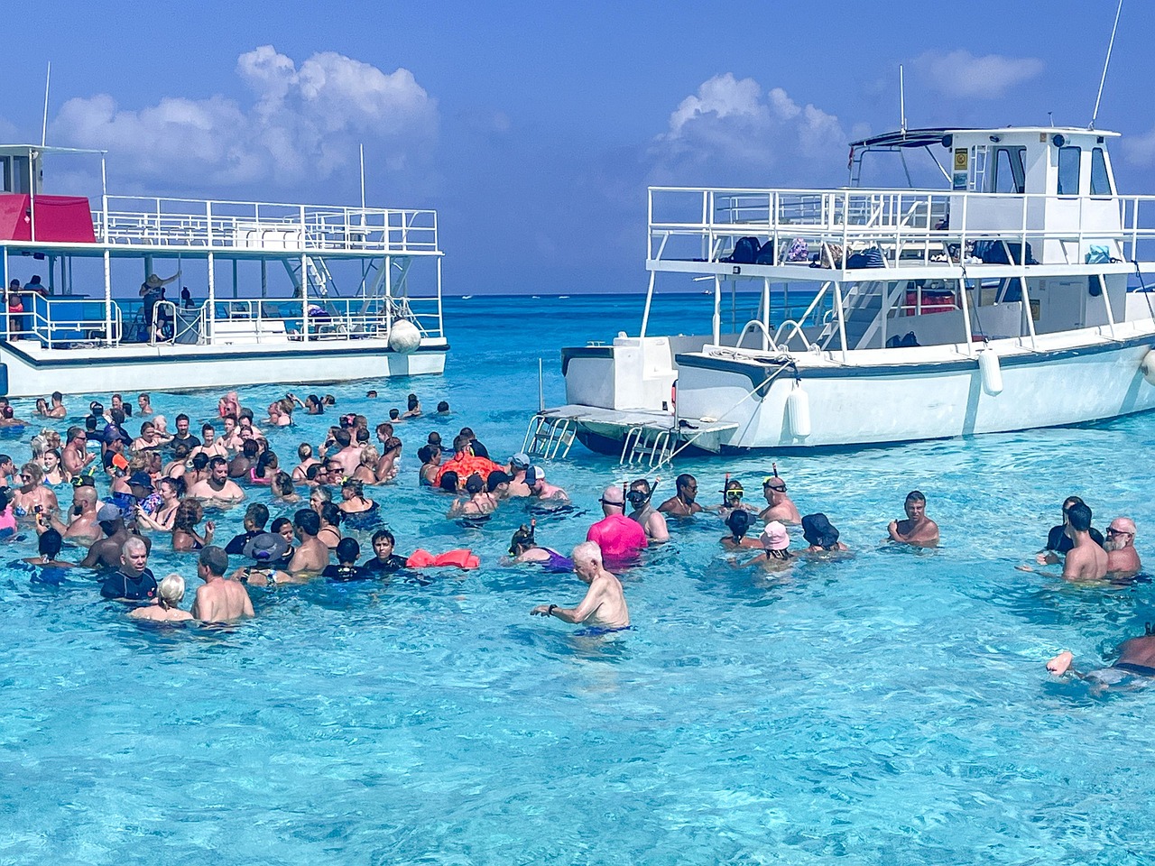 grand-cayman-8584369_1280.jpg