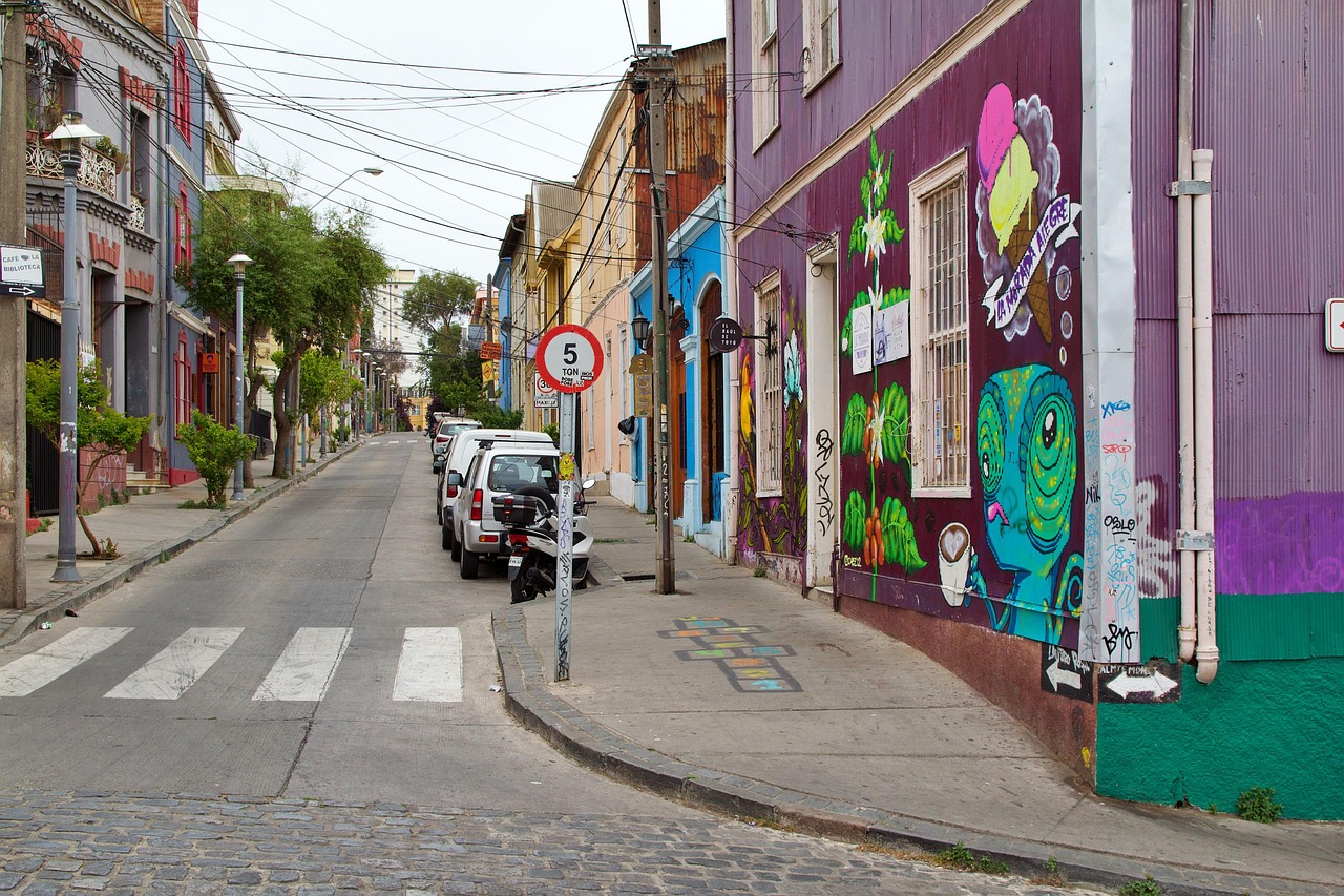 valparaiso-4697531_1280.jpg