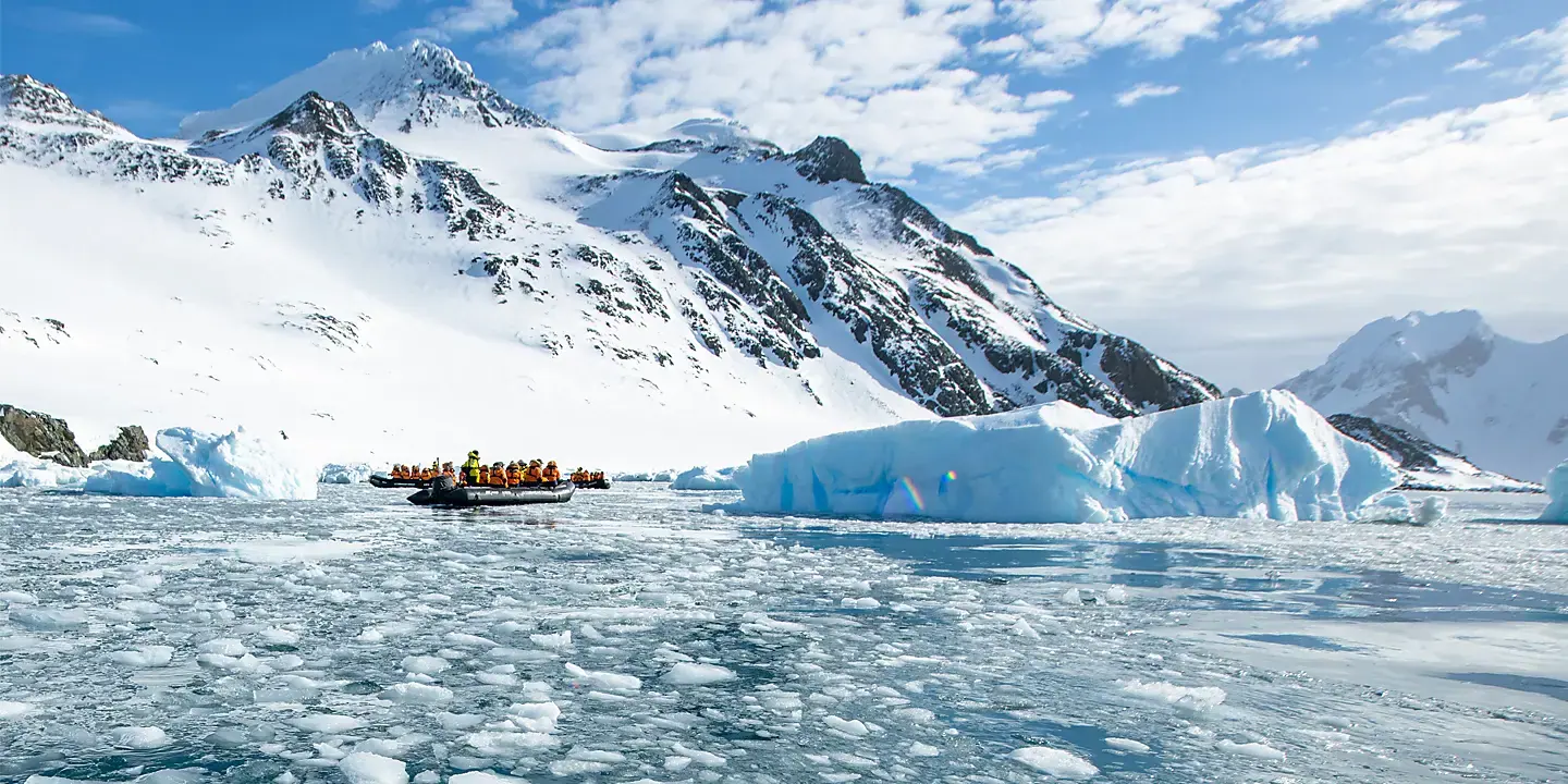 aurora-2026-12-18-sylvia-earle-across-the-antarctic-circle · 探险邮轮与海冰