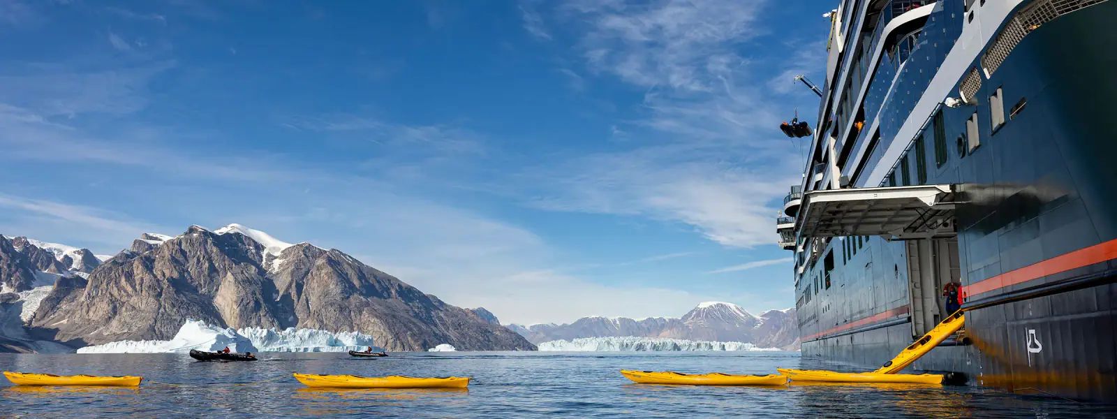 quark-2026-12-18-world-voyager-antarctic-explorer-discovering-the-7th-continent · 登陆与巡游体验
