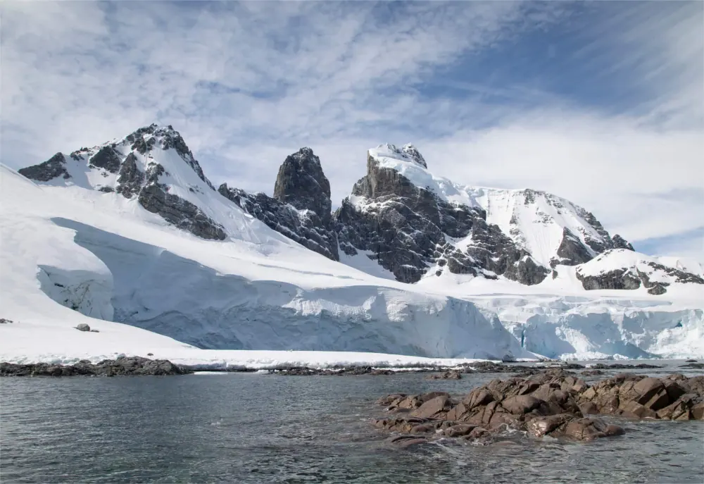Antarctic Circle Crossing 冰川海湾