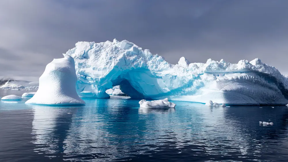 Emblematic Antarctica 航程风景