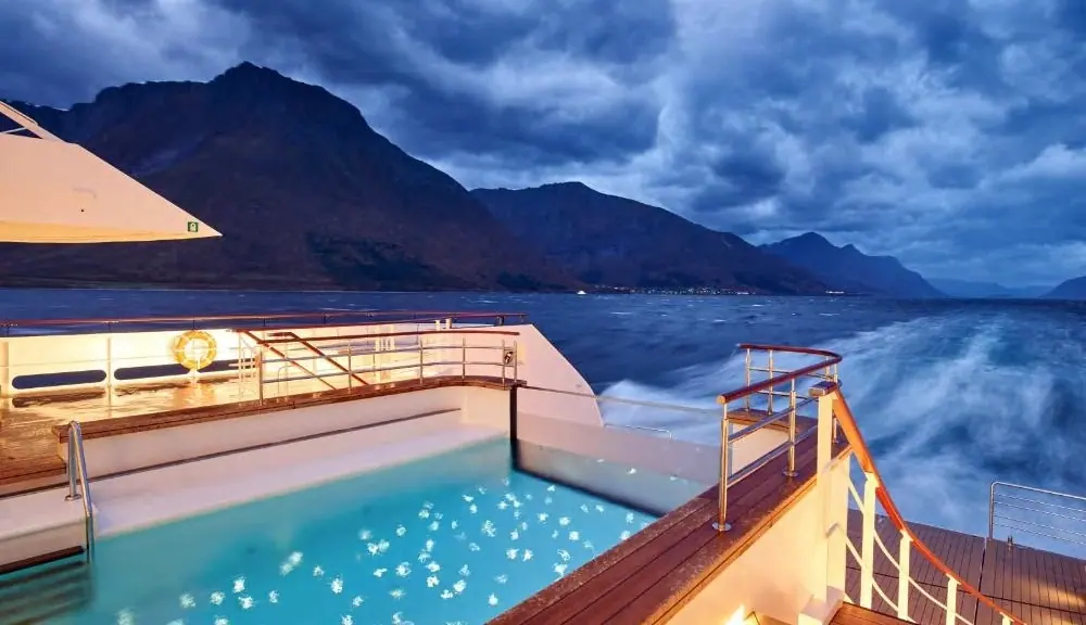 Infinity pool